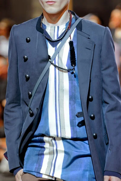 Look 63